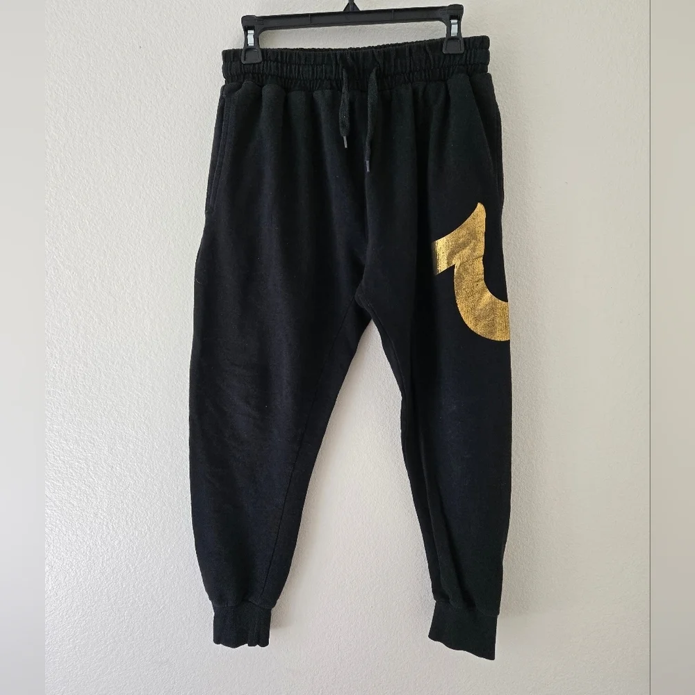 True Religion Mens Sweatpants Joggers Medium Gold HORSESHOE Logo Black Cuffed‎